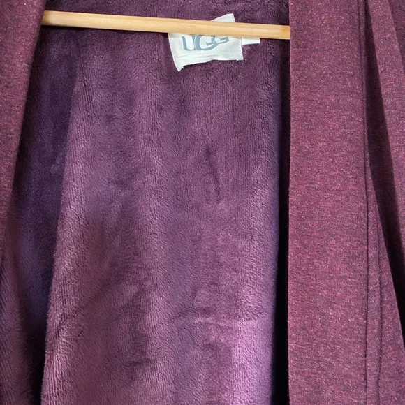 UGG Robe L or XL - Picture 6 of 8
